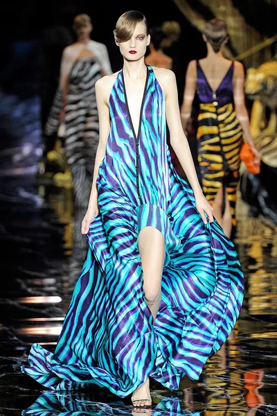 Look 49